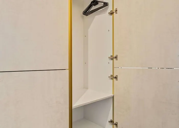 Modern With Parking In Appartement *