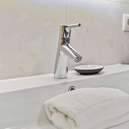 Apartamento Modern With Parking In