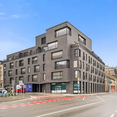 Apartamento Modern With Parking In