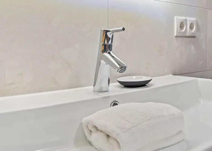 Apartament Modern With Parking In