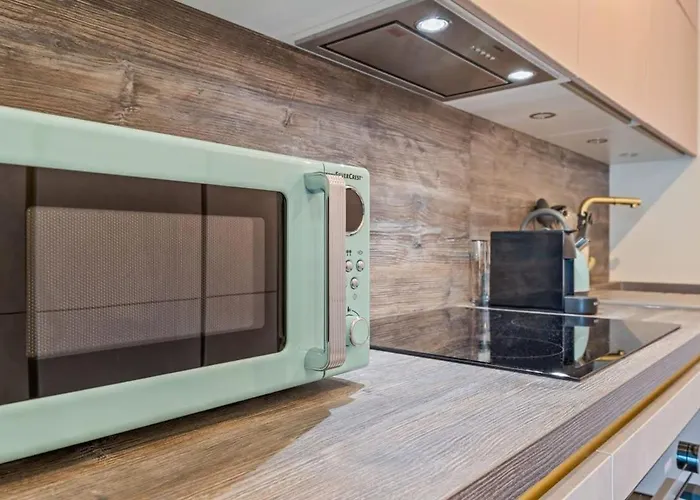 Modern With Parking In Apartment