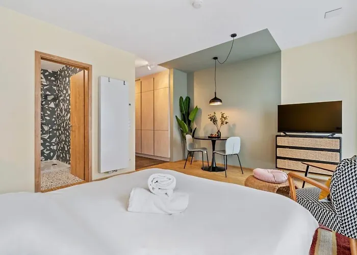 Modern With Parking In Lucembursko